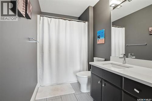 102 Teal Crescent, Saskatoon, SK - Indoor Photo Showing Bathroom