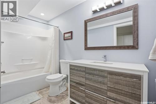 102 Teal Crescent, Saskatoon, SK - Indoor Photo Showing Bathroom