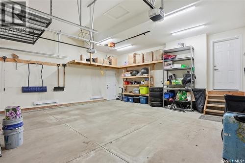 102 Teal Crescent, Saskatoon, SK - Indoor Photo Showing Garage