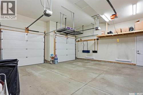 102 Teal Crescent, Saskatoon, SK - Indoor Photo Showing Garage