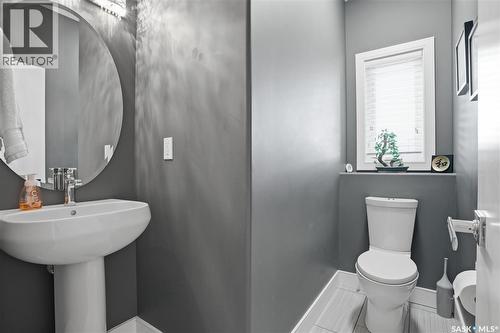 102 Teal Crescent, Saskatoon, SK - Indoor Photo Showing Bathroom