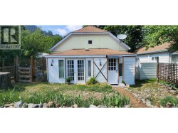 173 75th Avenue Grand Forks, BC V0H 1H0