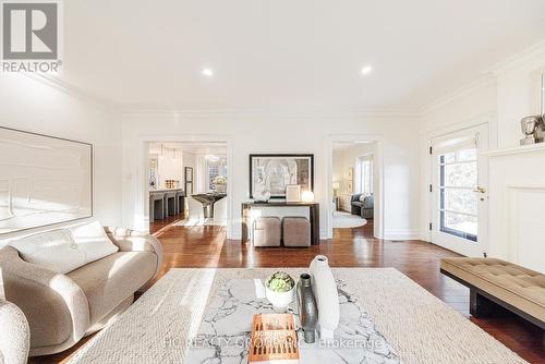 39 Glengowan Road, Toronto, ON - Indoor Photo Showing Living Room