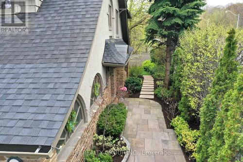 39 Glengowan Road, Toronto, ON - Outdoor