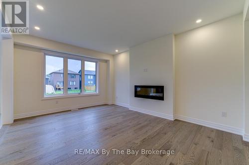 182 Mapleside Drive, Wasaga Beach, ON - Indoor With Fireplace