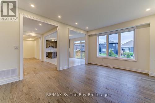 182 Mapleside Drive, Wasaga Beach, ON - Indoor Photo Showing Other Room
