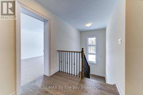 182 Mapleside Drive, Wasaga Beach, ON - Indoor Photo Showing Other Room