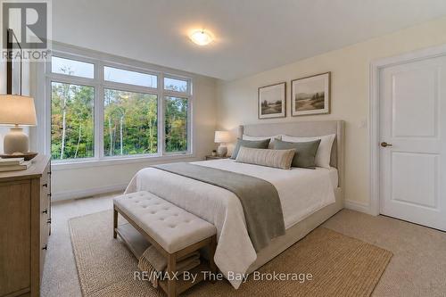 182 Mapleside Drive, Wasaga Beach, ON - Indoor Photo Showing Bedroom
