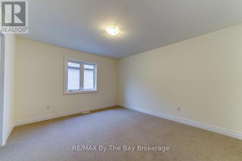 182 Mapleside Drive, Wasaga Beach, ON - Indoor Photo Showing Other Room