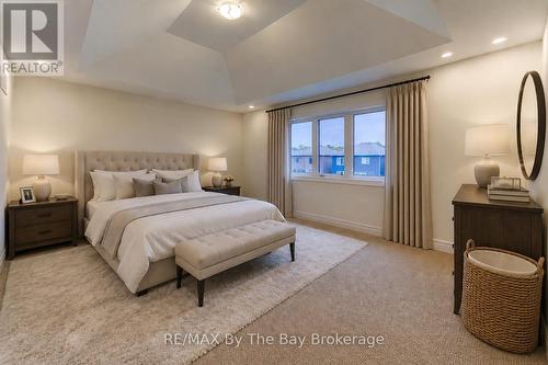 182 Mapleside Drive, Wasaga Beach, ON - Indoor Photo Showing Bedroom