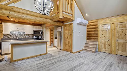 4761 Atwater Road, Logan Lake, BC - Indoor Photo Showing Kitchen