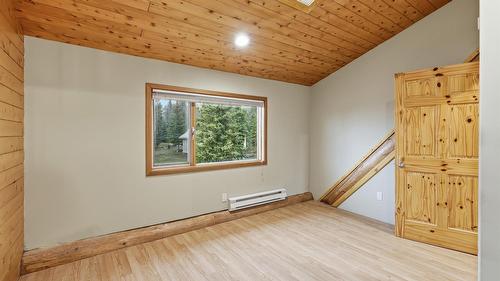4761 Atwater Road, Logan Lake, BC - Indoor Photo Showing Other Room
