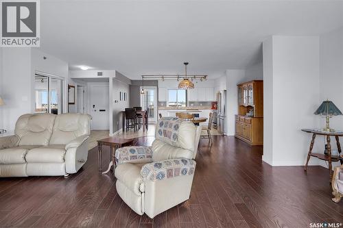 Penthouse B 537 4Th Avenue N, Saskatoon, SK - Indoor Photo Showing Living Room