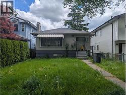 4520 WELWYN STREET  Vancouver, BC V5N 3Z5