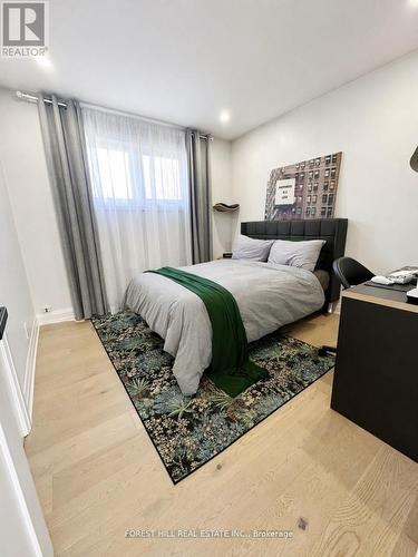 4 Holman Crescent, Aurora, ON - Indoor Photo Showing Bedroom