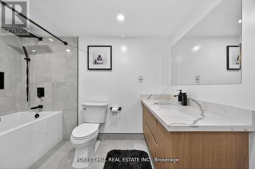4 Holman Crescent, Aurora, ON - Indoor Photo Showing Bathroom