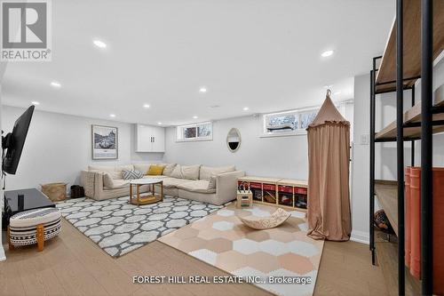 4 Holman Crescent, Aurora, ON - Indoor