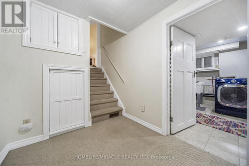 38 River View Drive, Brampton, ON - Indoor Photo Showing Laundry Room