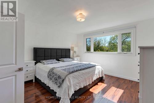 32 Durham Road, Hamilton, ON - Indoor Photo Showing Bedroom