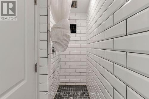 32 Durham Road, Hamilton, ON - Indoor