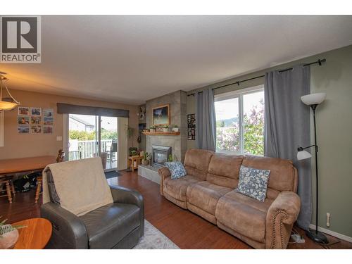 3701 15 Avenue, Vernon, BC - Indoor Photo Showing Living Room With Fireplace