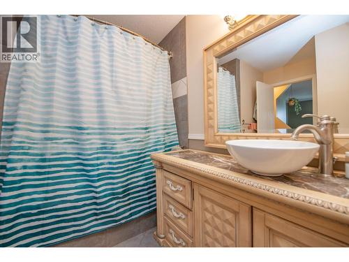 3701 15 Avenue, Vernon, BC - Indoor Photo Showing Bathroom