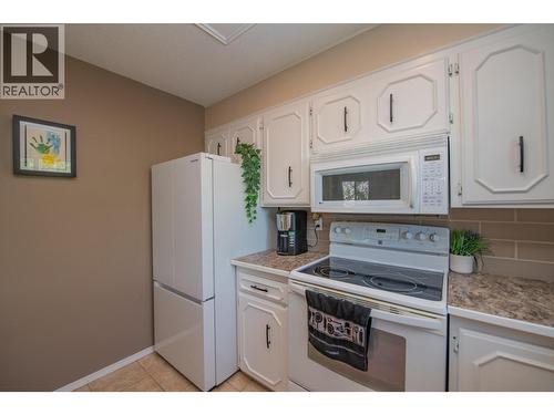 3701 15 Avenue, Vernon, BC - Indoor Photo Showing Kitchen
