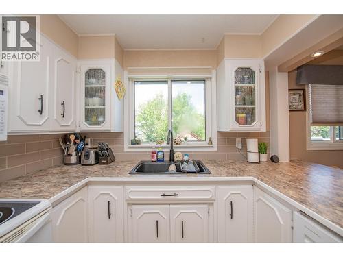 3701 15 Avenue, Vernon, BC - Indoor Photo Showing Kitchen With Double Sink
