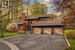 20 HUNTINGDALE Place W  Kitchener, ON N2A 3K6