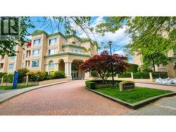 211 2985 PRINCESS CRESCENT  Coquitlam, BC V3B 7P3