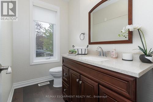 27 Elodia Court, Hamilton, ON - Indoor Photo Showing Bathroom