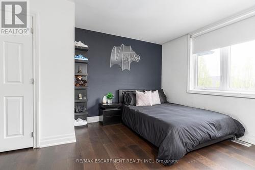27 Elodia Court, Hamilton, ON - Indoor Photo Showing Bedroom