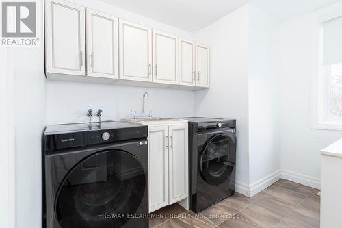 27 Elodia Court, Hamilton, ON - Indoor Photo Showing Laundry Room