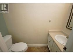 1/2 Bathroom - 
