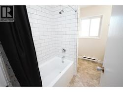 Main Bathroom - 