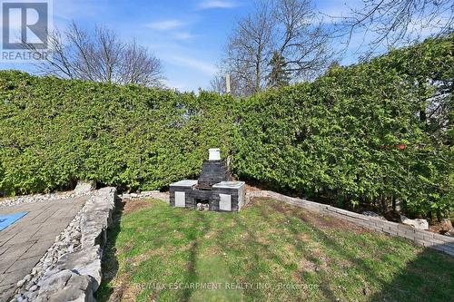 2330 Alma Dale Avenue, Burlington, ON - Outdoor