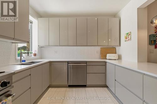 197 Burris Street, Hamilton, ON - Indoor Photo Showing Kitchen With Double Sink