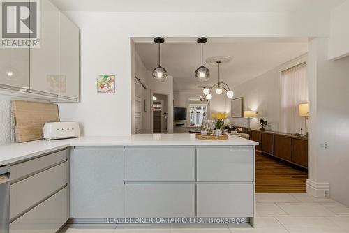 197 Burris Street, Hamilton, ON - Indoor Photo Showing Kitchen