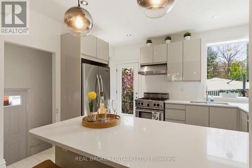 197 Burris Street, Hamilton, ON - Indoor Photo Showing Kitchen