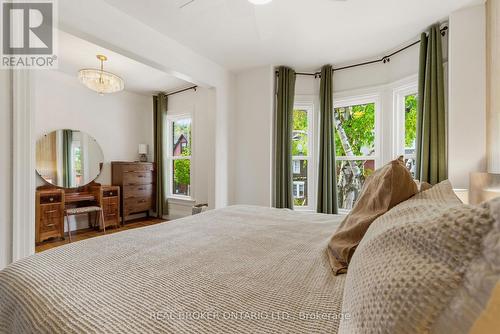 197 Burris Street, Hamilton, ON - Indoor Photo Showing Bedroom