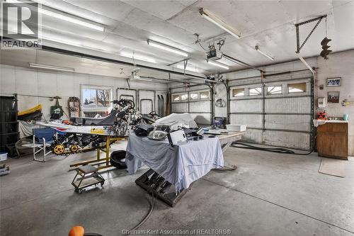 47 Park Lane, Tilbury, ON - Indoor Photo Showing Garage