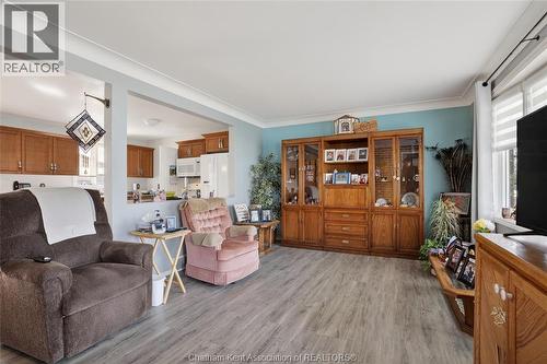 47 Park Lane, Tilbury, ON - Indoor Photo Showing Living Room