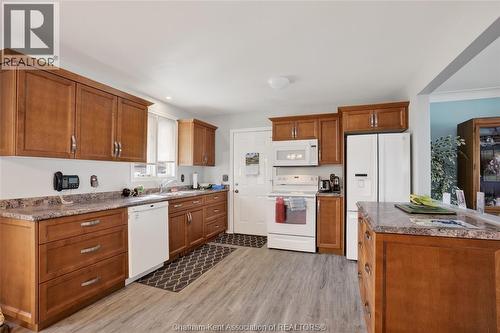 47 Park Lane, Tilbury, ON - Indoor Photo Showing Kitchen