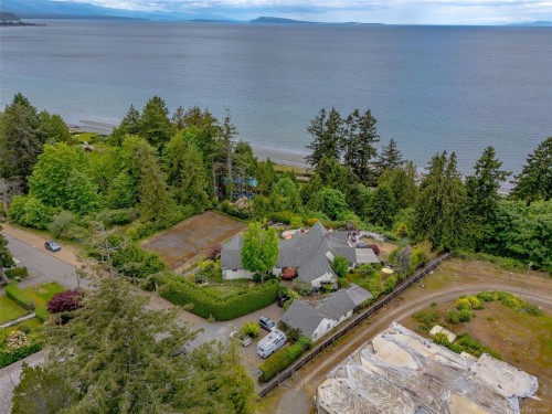 391 Burnham Rd, Qualicum Beach, BC 
