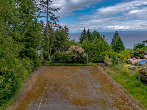 391 Burnham Rd, Qualicum Beach, BC 