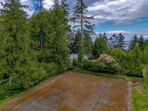 391 Burnham Rd, Qualicum Beach, BC 