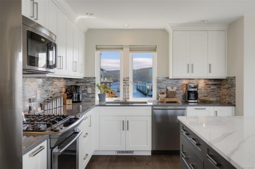 825 Sunset Pt, Sooke, BC 