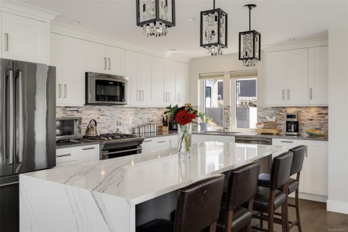 825 Sunset Pt, Sooke, BC 