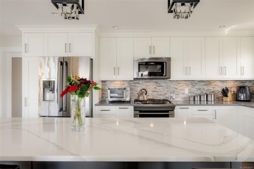825 Sunset Pt, Sooke, BC 