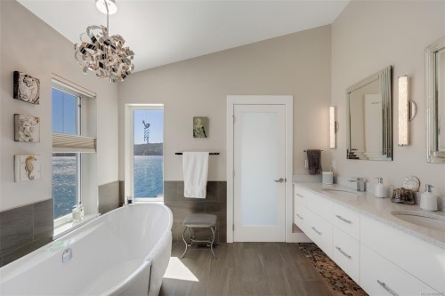 825 Sunset Pt, Sooke, BC 